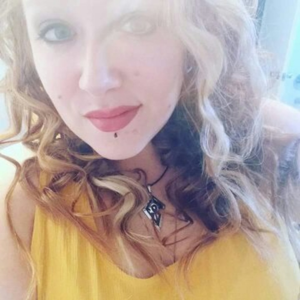 Meet your Posher, Elayne